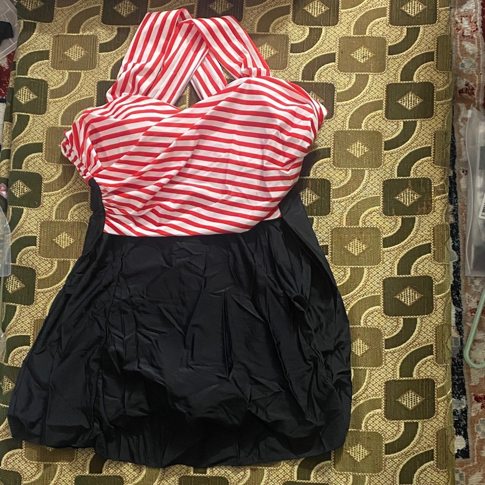 CocoPear Retro Pin-Up Halter Swimsuit XL – Red Stripe Top & Black Skirt Bottom